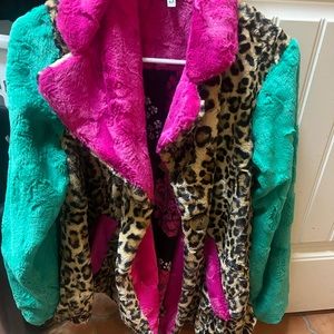 Multi-colored fuzzy jacket size Medium